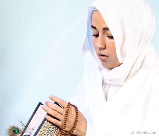 آیا پوشیدن روسری در هنگام قرائت قرآن واجب می باشد؟